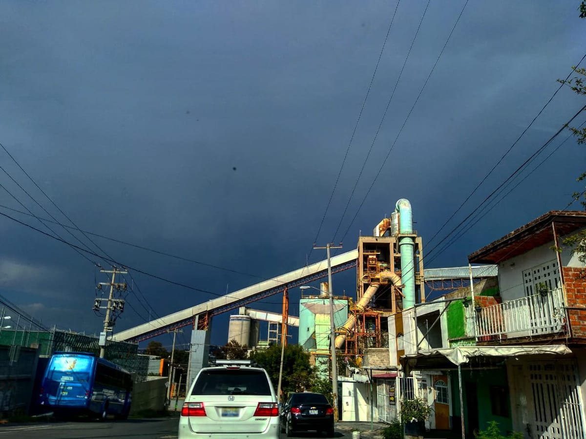 Gobierno de Jalisco mantiene acercamiento con Cemex por problemas ambientales en el Cerro del Cuatro